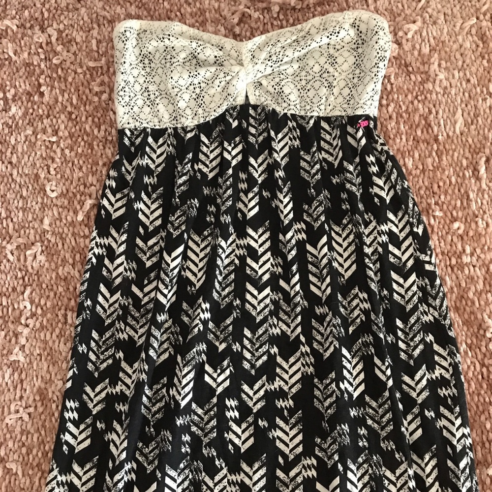 Roxy strapless black and white dress